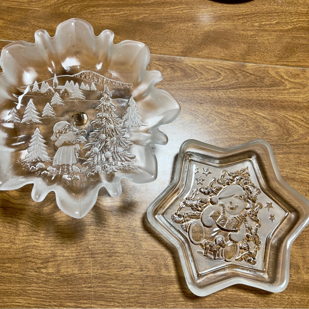 MIKASA Vintage Clear Glass Christmas Frost Serving Sweet Dish Plate Bundle Of 2